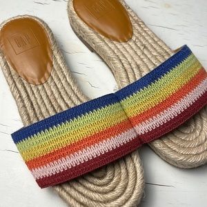 GAP Rainbow Slide SIZE 7
